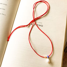 Load image into Gallery viewer, Red String No.1 Pearl Necklace