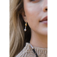 Load image into Gallery viewer, Tender Touch Earring

