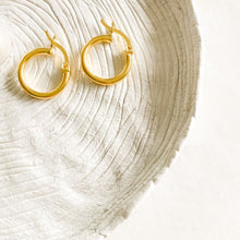 Load image into Gallery viewer, Aura Hoops 925 Sterling Silver Earrings
