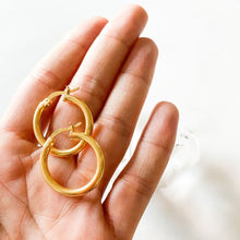 Load image into Gallery viewer, Aura Hoops 925 Sterling Silver Earrings