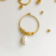 Load image into Gallery viewer, Denise Goes To Party Pearl Earrings