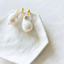 Load image into Gallery viewer, Odyssey Baroque Pearl Earrings