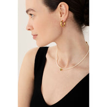 Load image into Gallery viewer, Una Triangle Peridot Charm and Pearl Necklace