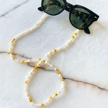 Load image into Gallery viewer, Nazar Natural Pearl Eyeglass Chain