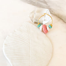 Load image into Gallery viewer, Sinful Invitation Earring