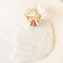 Load image into Gallery viewer, Time to Kiss Earring